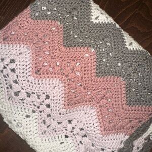 VTG handmade crochet afghan throw shades of pink chevron grandmacore cabincore
